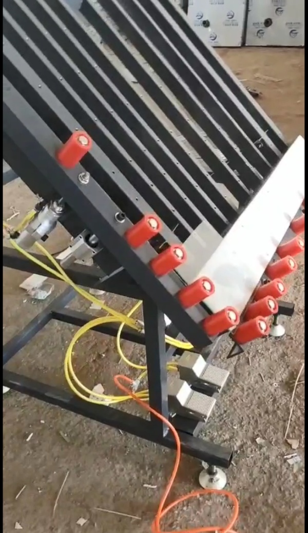 小型中空玻璃臥式合片臺(tái)翻轉(zhuǎn)臺(tái)